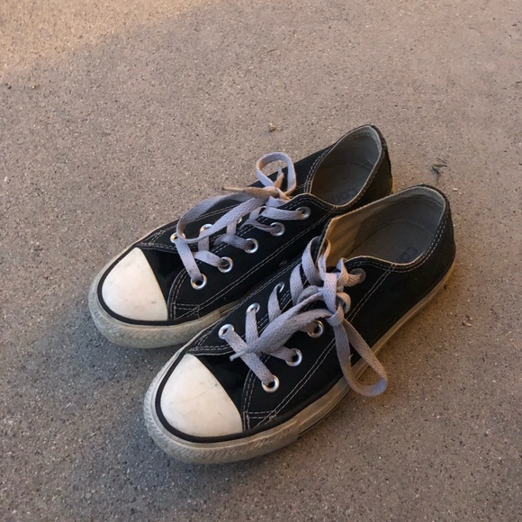 Classic black low-top converse - Picture 1 of 4